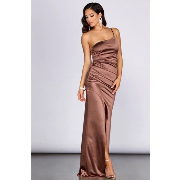 Windsor Roseanne One-Shoulder Satin Dress - Picture 1 of 7